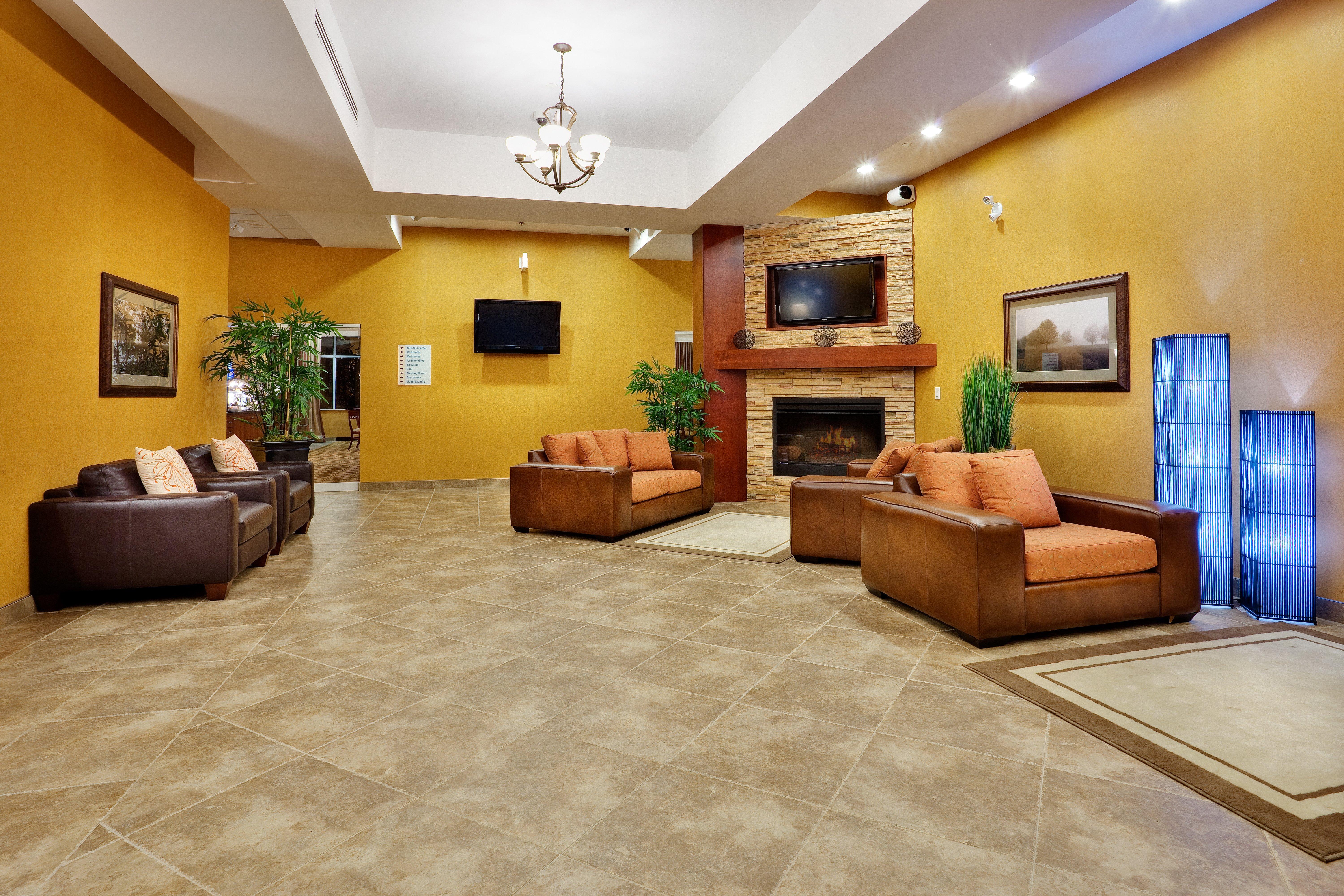 Holiday Inn Express Hotel & Suites Clarington - Bowmanville By Ihg Exterior photo